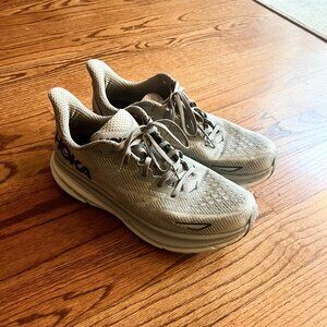 Hoka One One | Clifton 9, Light Gray